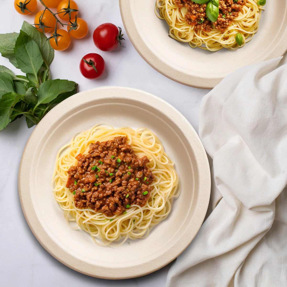 10 inch round disposable plates on table